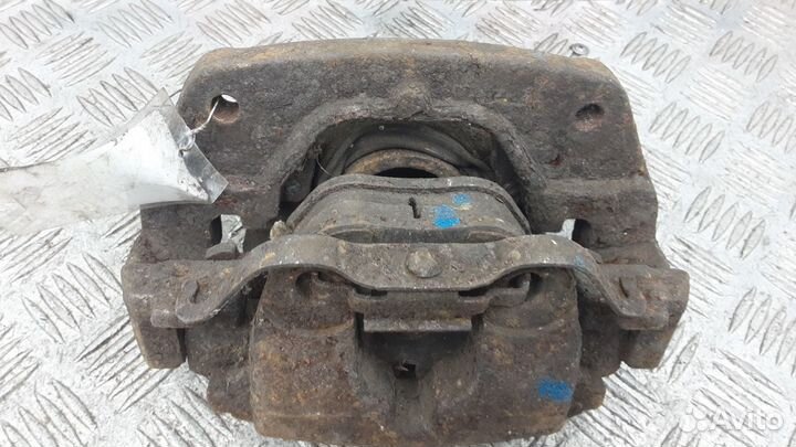 Суппорт передний правый Land Rover Range Rover 3