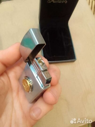 Зажигалка газовая