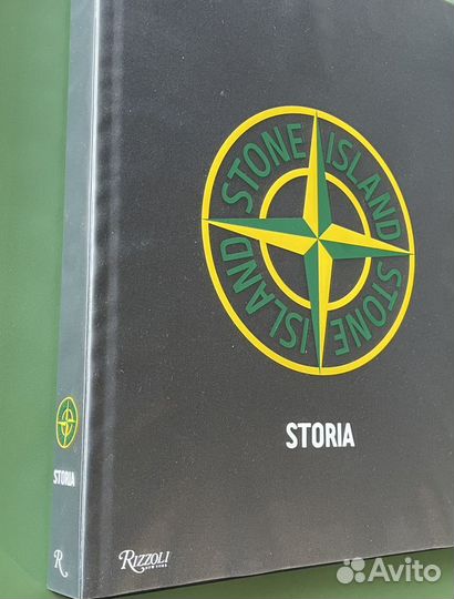 Новая книга Stone Island storia