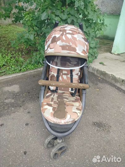 Прогулочная коляска