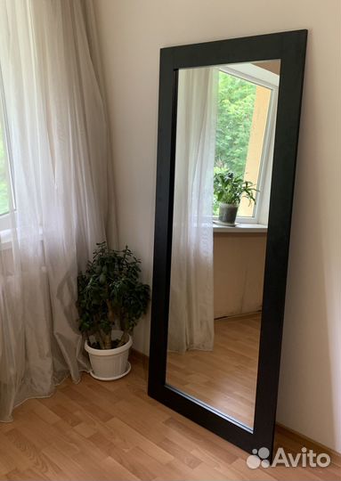 Напольное зеркало в полный рост