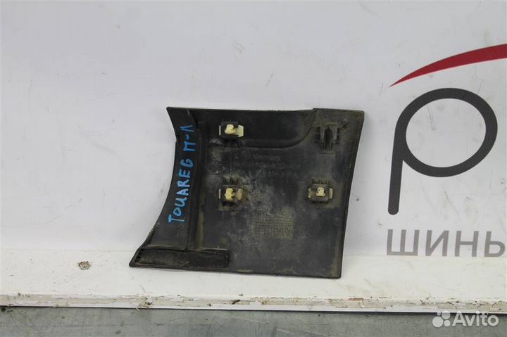 Молдинг крыла переднего левого Volkswagen Touareg