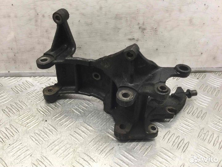 Кронштейн генератора Fiat Scudo DHX (XUD9TF/L) DHX (XUD9TF/L)