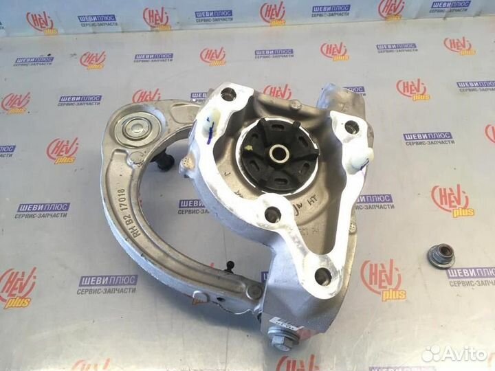 Рычаг верхний, правый Cadillac SRX