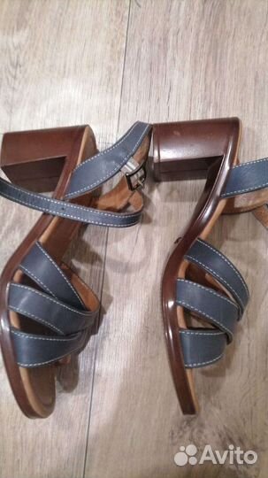 Босоножки кожаные 37 размер