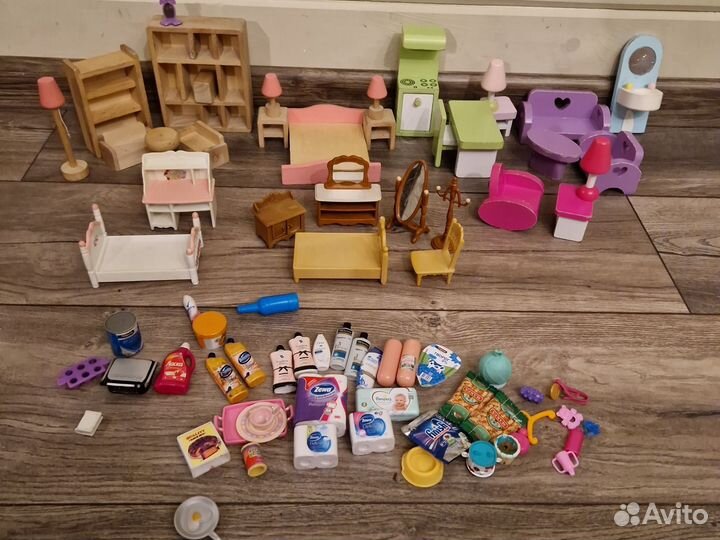 Деревянная мебель для кукол