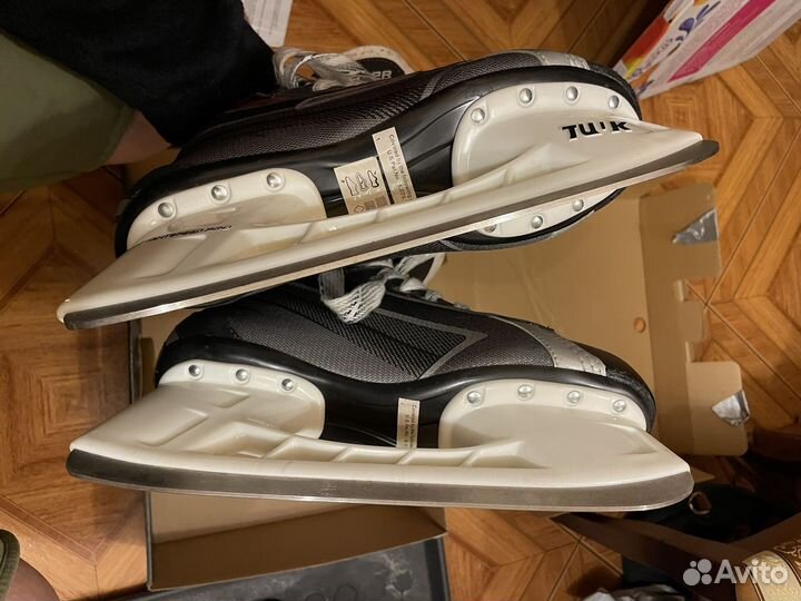 Коньки хоккейные. 43 размер