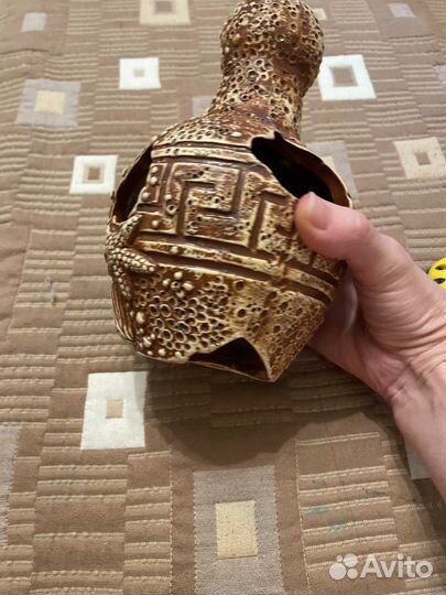 Ваза в аквариум и башмак в аквариум