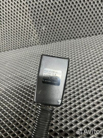 Замок ремня безопасности передний правый Land