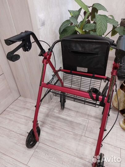 Ходунки на колесах для взрослых