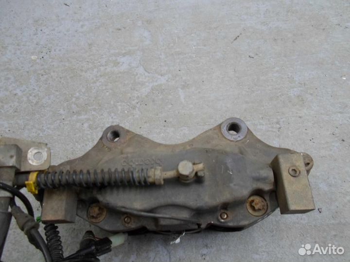 Суппорт передний левый Land Rover Range Rover Spor