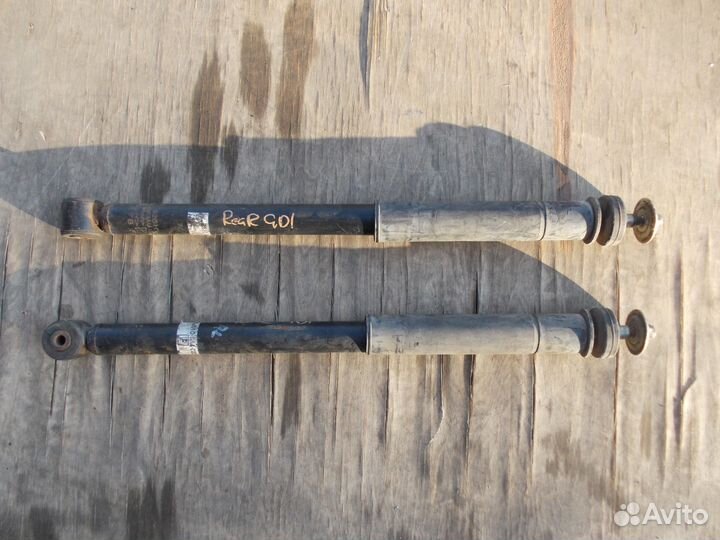 Амортизатор задний Honda Jazz Fit GD1