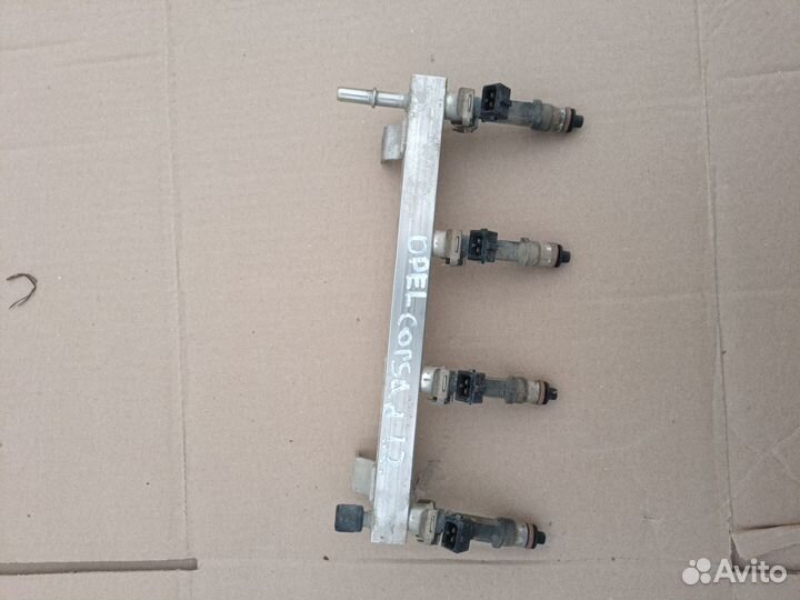 Топливная рампа Opel Corsa D