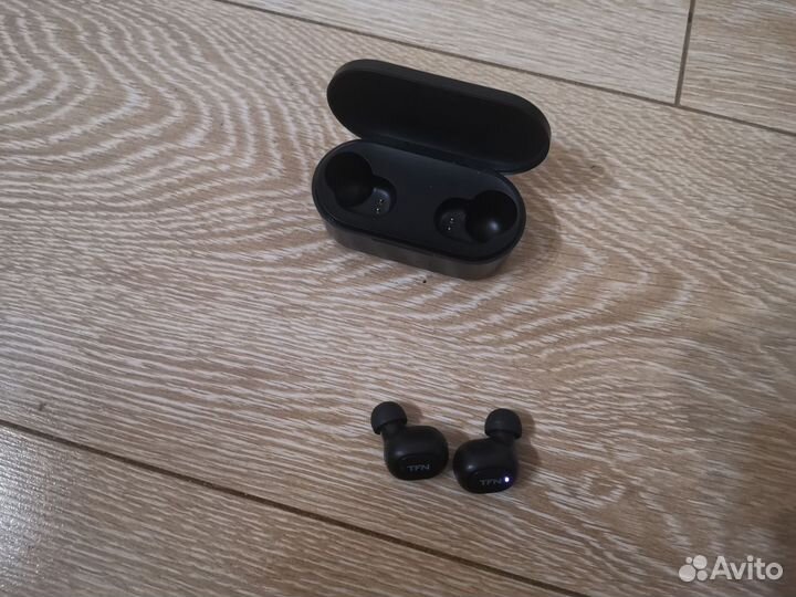 Наушники TFN Boost и китайские наушники