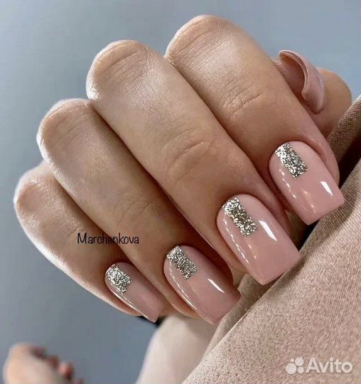 Опытный мастер маникюра