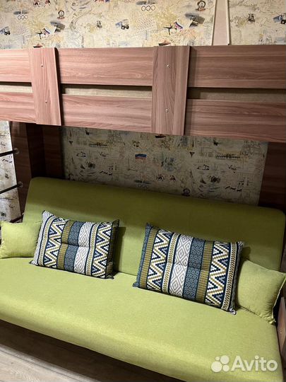 Двухярусная кровать с диваном