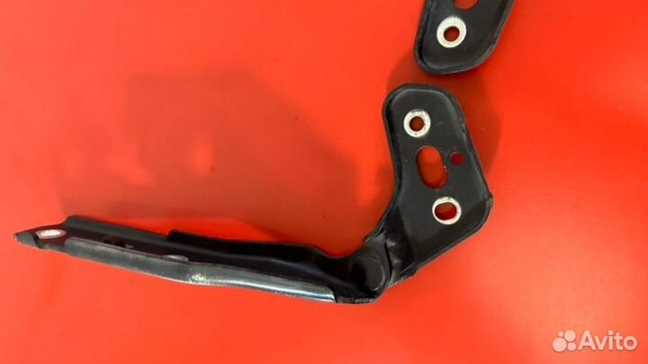 Петли капота комплект Audi A6 C6 AUK 3.2 2008