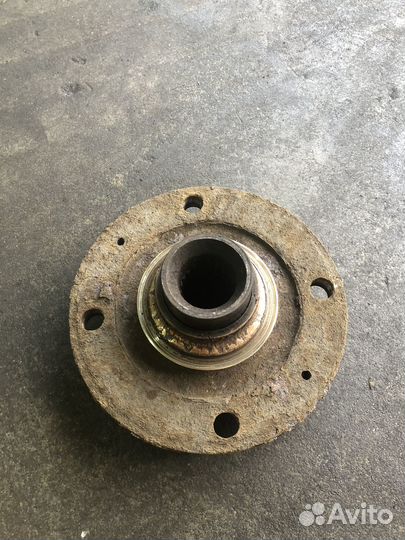 Ступица передняя правая пежо 206