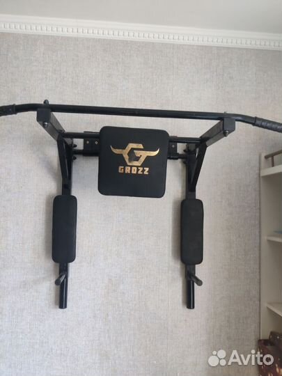 Турник настенный с брусьями