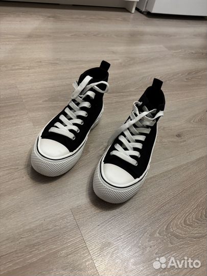 Продам кеды