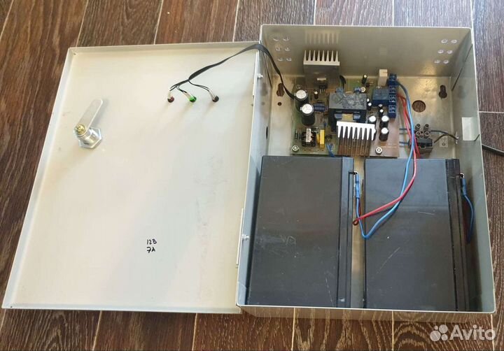 Блок питания 12В резервируемый