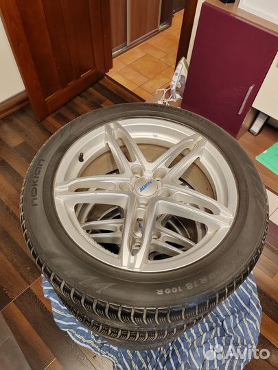 Зимние колеса 245/50R18 Hakka R