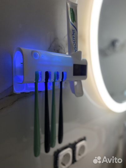 Дозатор для зубной пасты, держатель зубных щеток