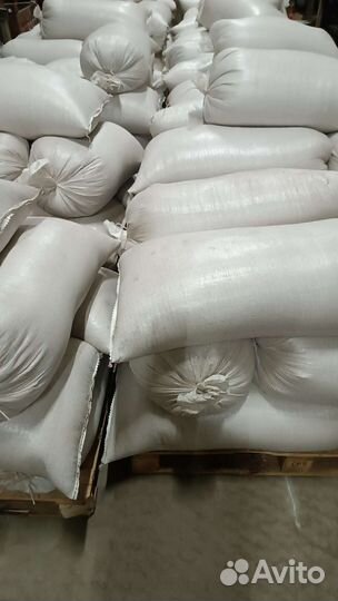 Пшеница в мешках