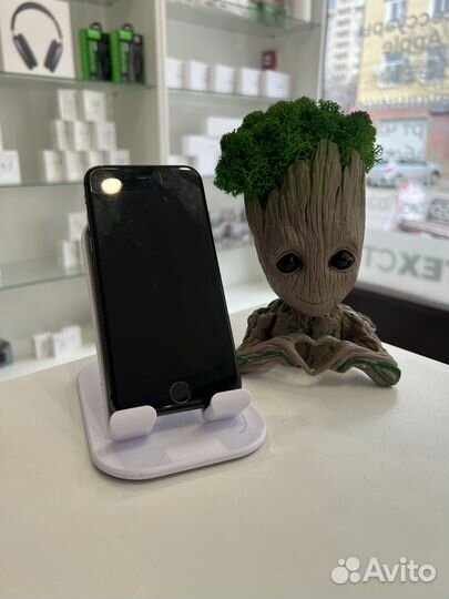 iPhone 8, 64 ГБ