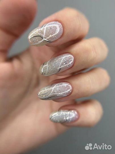 Модель на маникюр