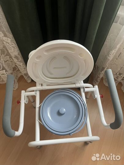 Стул кресло для пожилых людей и инвалидов