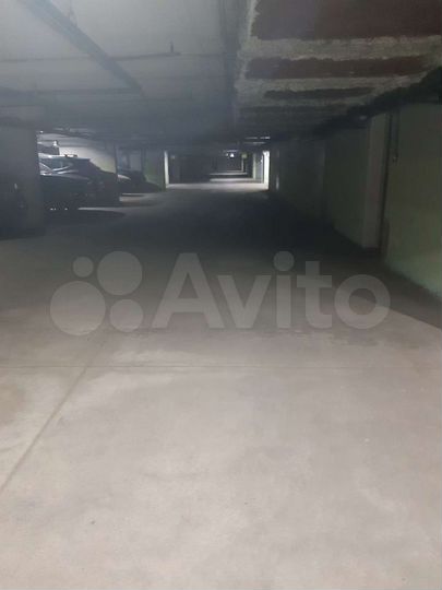 Машиноместо, 12 м²