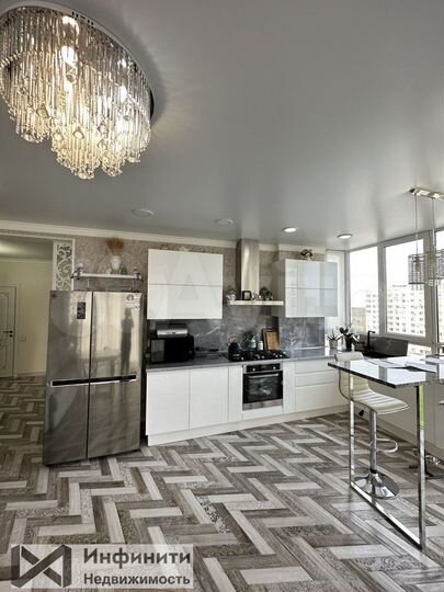 2-к. квартира, 84 м², 10/18 эт.