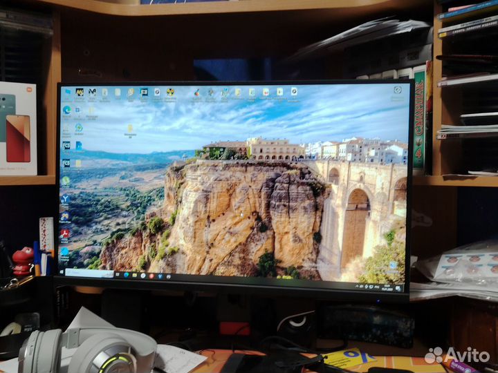 Игровой пк с монитором и клавиатурой