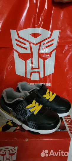 Кроссовки детские