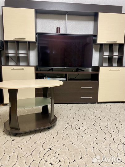 Стенка в гостиную бу с журнальным столиком