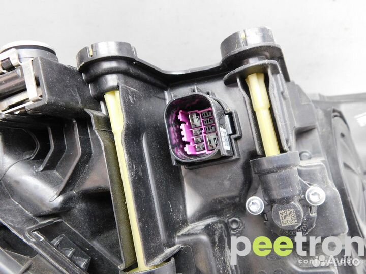 Б/У Б/У Фара левая б/у 83A941033 VAG