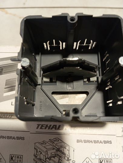 Подразетник квадратный tehalit