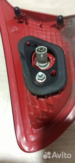 Фонарь в крышку багажника задний левый Mitsubishi