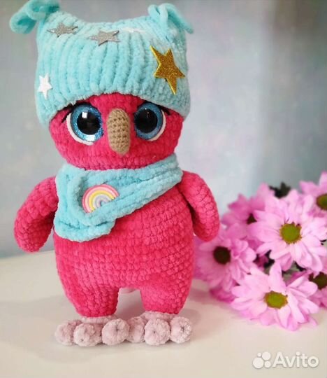 Вязаная совушка в шапке