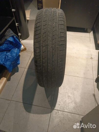 Kumho Ecsta HS51 16 R16