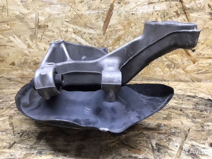 Кулак поворотный задний левый Volkswagen Passat Cc