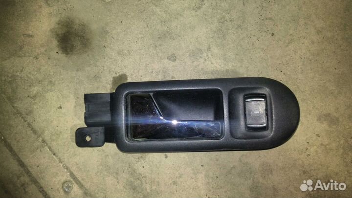 Ручка салона передяя левая Volkswagen Golf 4