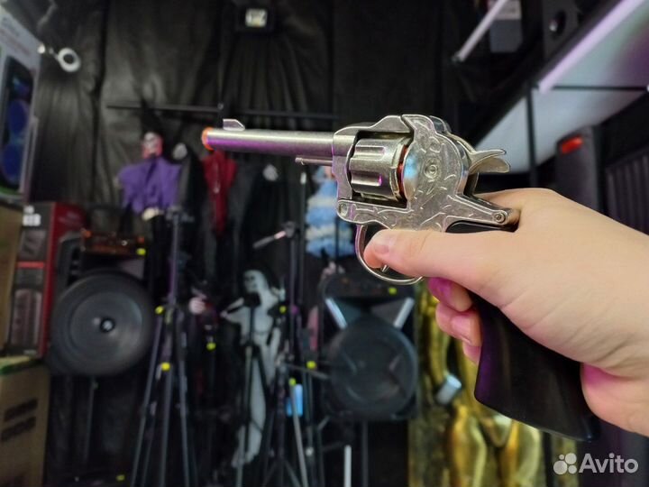 Револьвер пугач С пистонами металлический