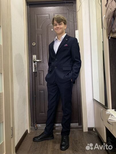 Костюм брючный на подростка