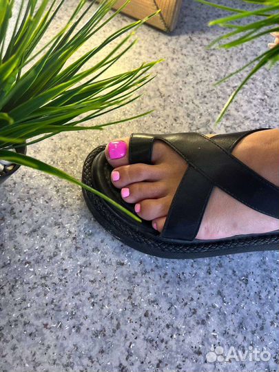 Маникюр, педикюр, наращивание ресниц, брови