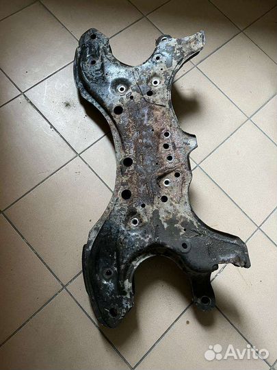 Подрамник передний Toyota Corolla E 120