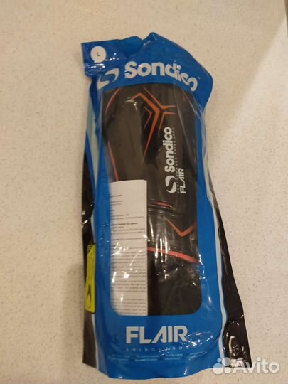 Щитки футбольные sondico flair