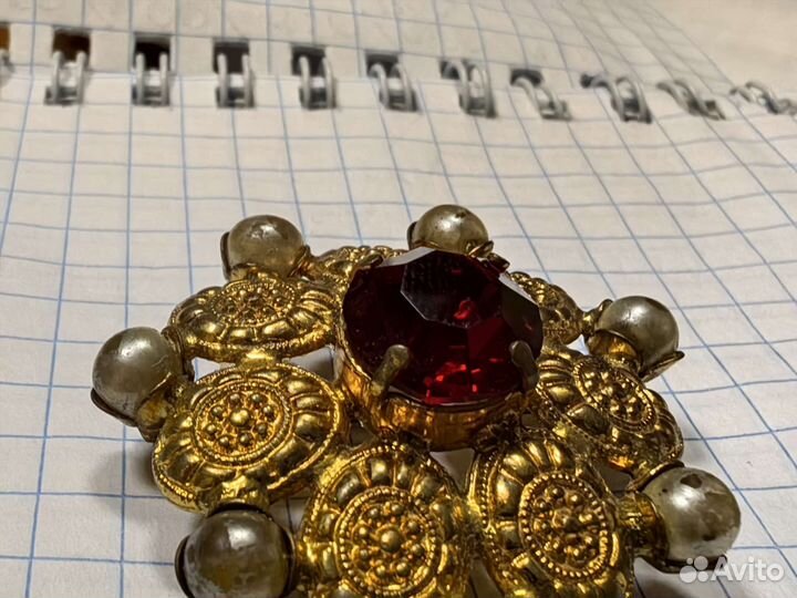 Винтаж Брошь-Брошка времен СССР с подвеской Металл