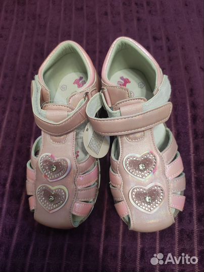 Сандали новые